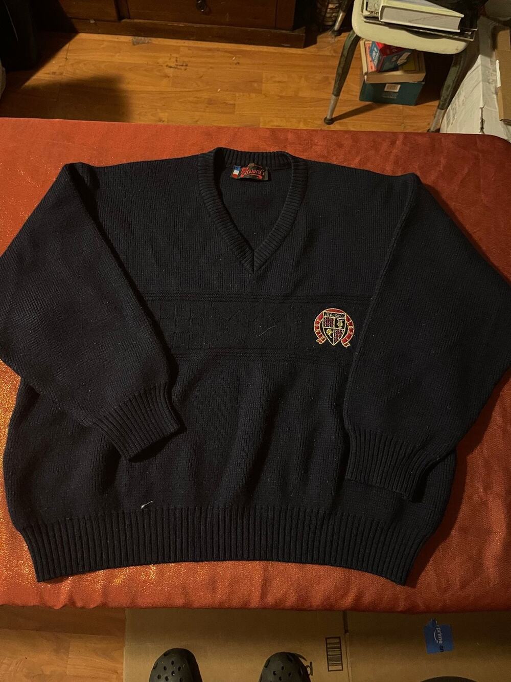 Edwards Sweater Mens 5 V-Neck 50% Wool 50% Acrylic Embroidered Crest Made in